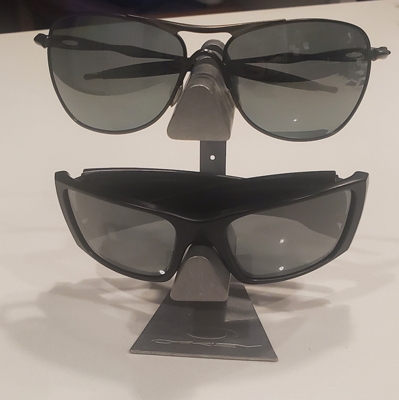 Oakley X-Metal double display eyewear stand - Picture 4 of 5